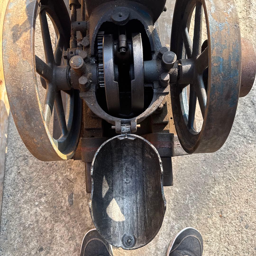 タコマ製　箱マグ　レトロな古い石油発動機エンジン