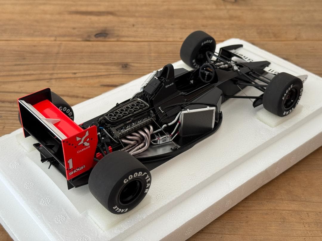 オートアート AUTOart MP4/6 1:18 日本GP マルボロデカール付