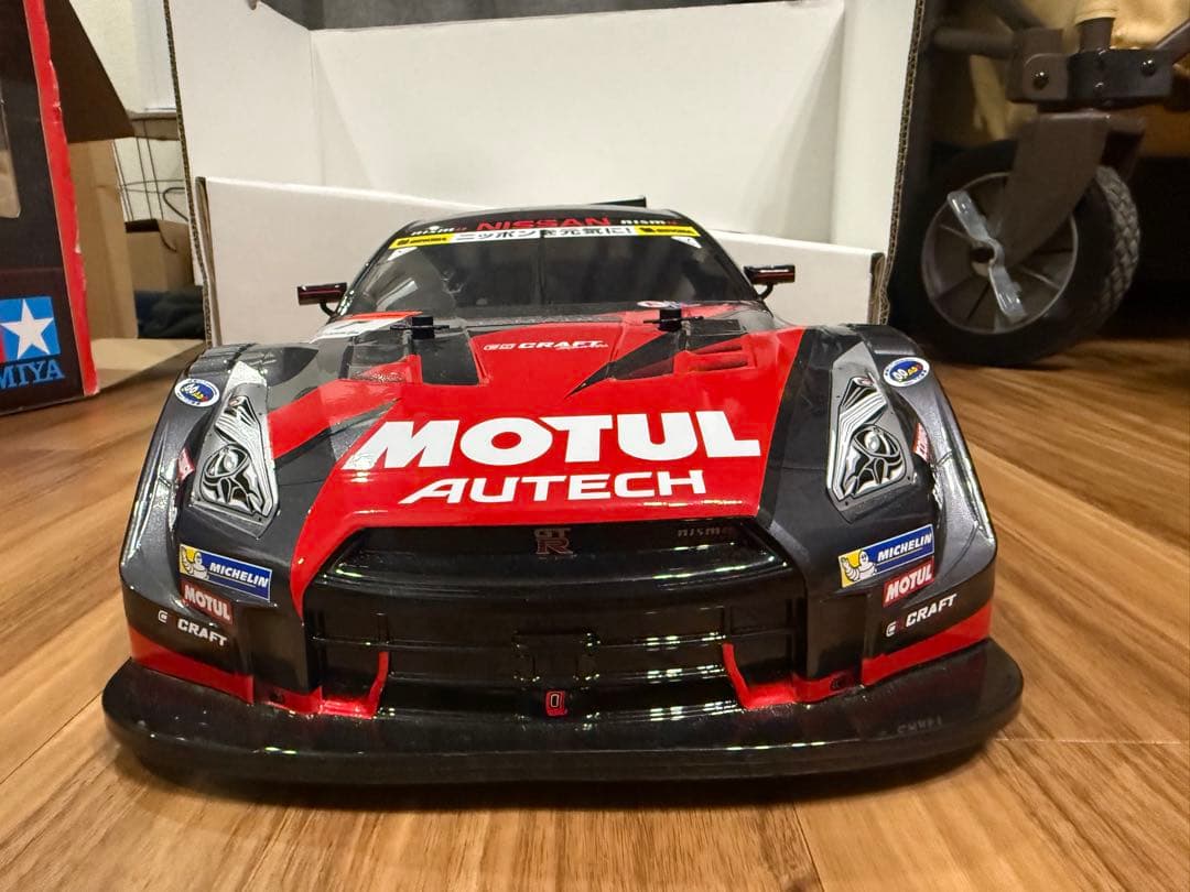 AUTECH Motul GT-R 1/10 ラジコンカー