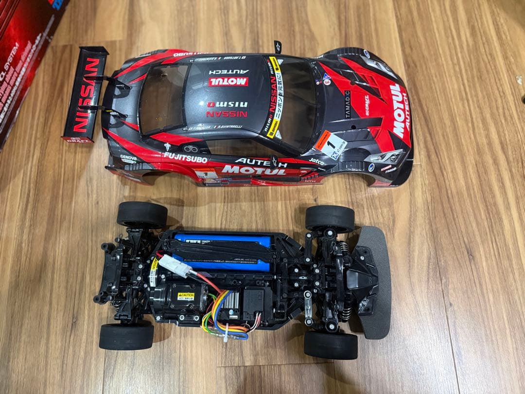 AUTECH Motul GT-R 1/10 ラジコンカー