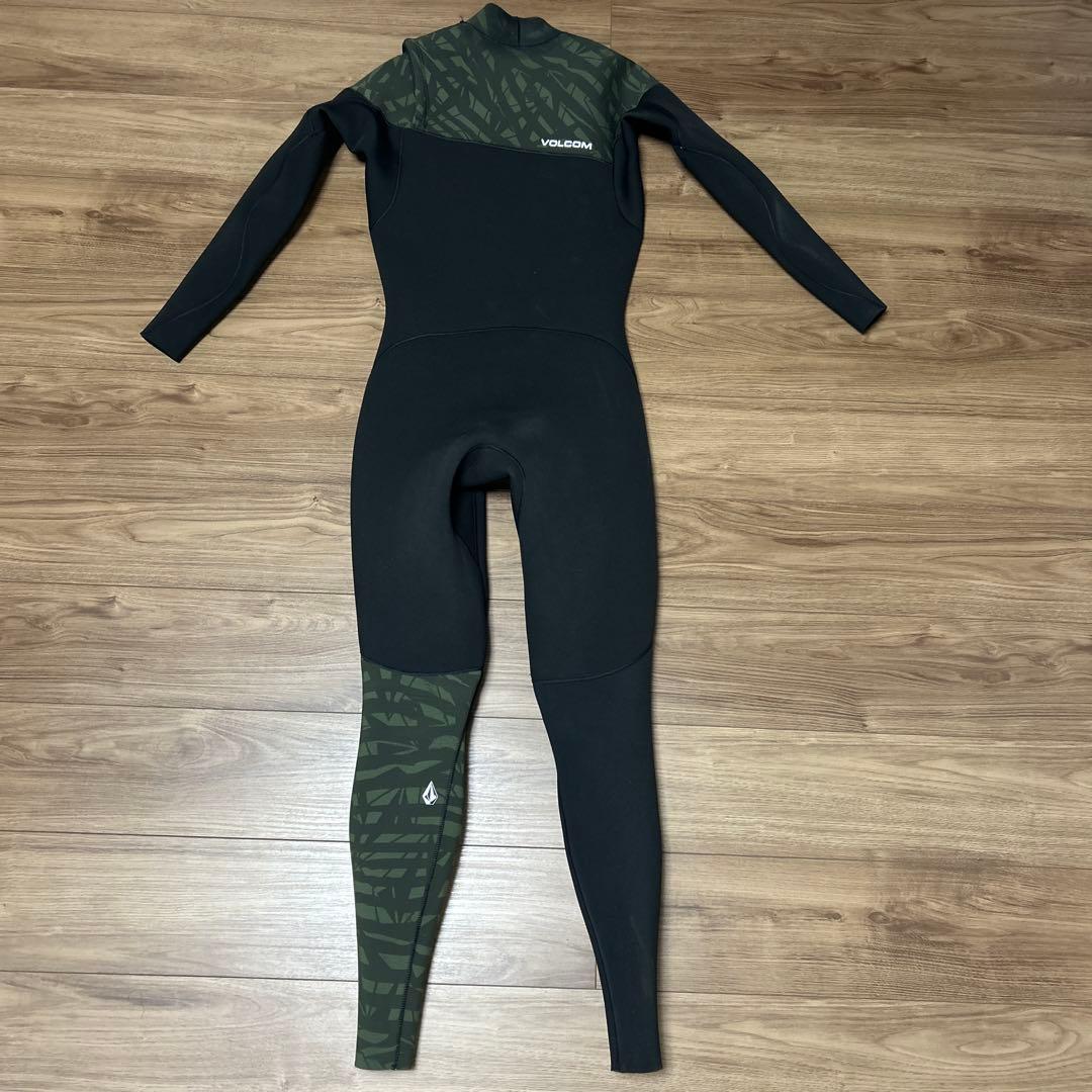 Volcom フルスーツ ブラック/カモフラージュ 4/3mm ボルコム