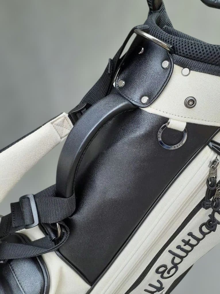 マスターバニーエディション　キャディバッグ スタンド式 2025モデル 美品