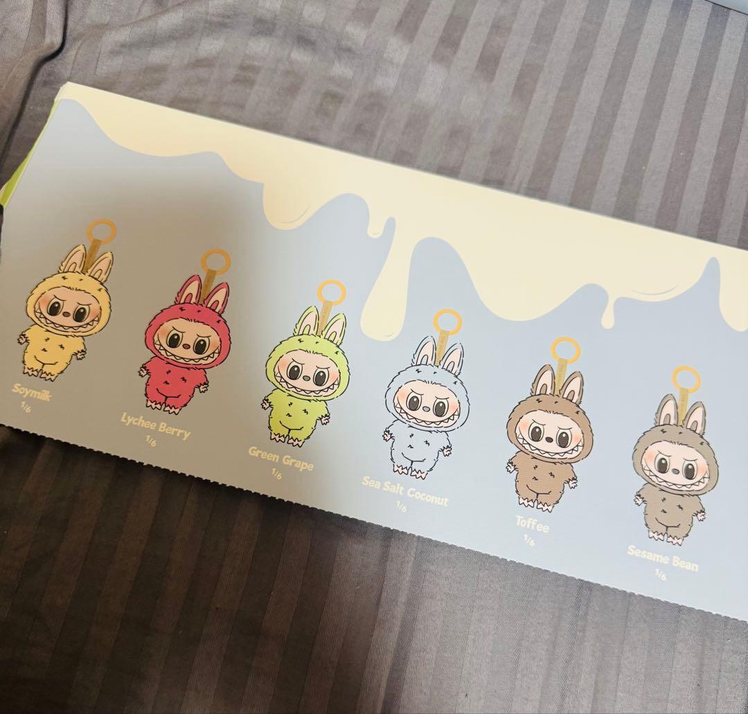 キーホルダー・アクリルキーホルダー POP MART THE MONSTERS Exciting Macaron