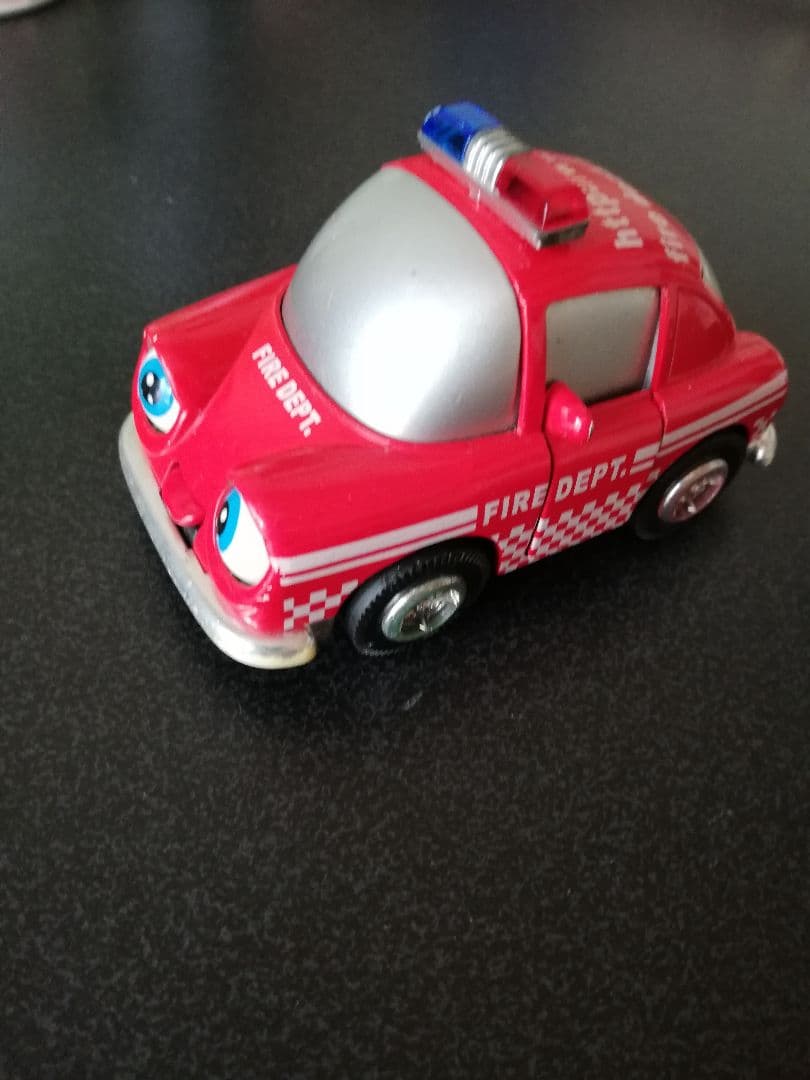 2台にしました！ブリキ外国パトカー赤レッド