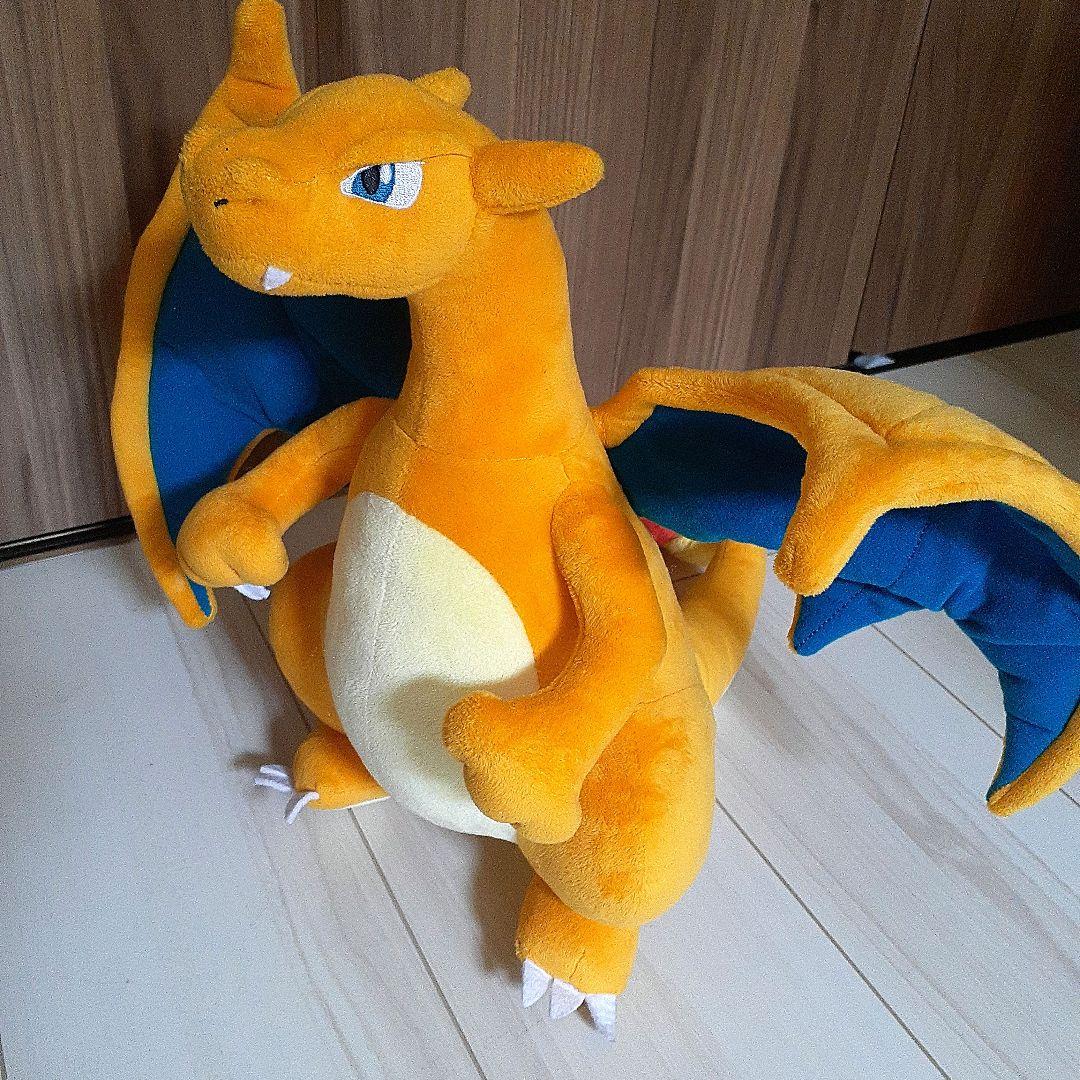 ポケモンセンター　ピカチュウ　イーブイ　リザードン　ぬいぐるみ