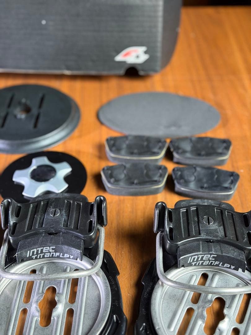 F2 INTEC TITANFLEX アルペンスノーボードバインディング M