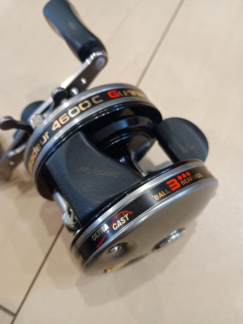 AbuGarcia ambassadeur 4600C　予備ハンドル付き