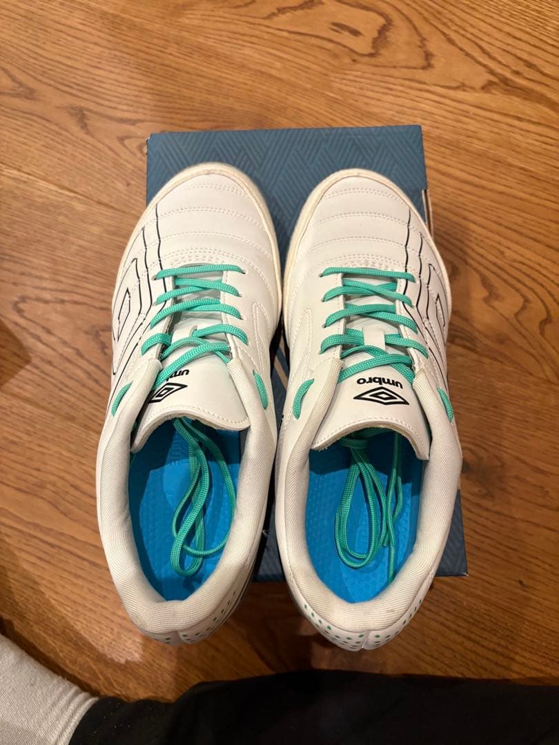 Umbro Brilliant ホワイト/ターコイズ シューズ