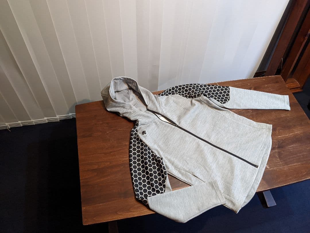 デサント　ゴルフ　ダンボール　ニット　ジャージー　ジャケット　パーカー　ウェア