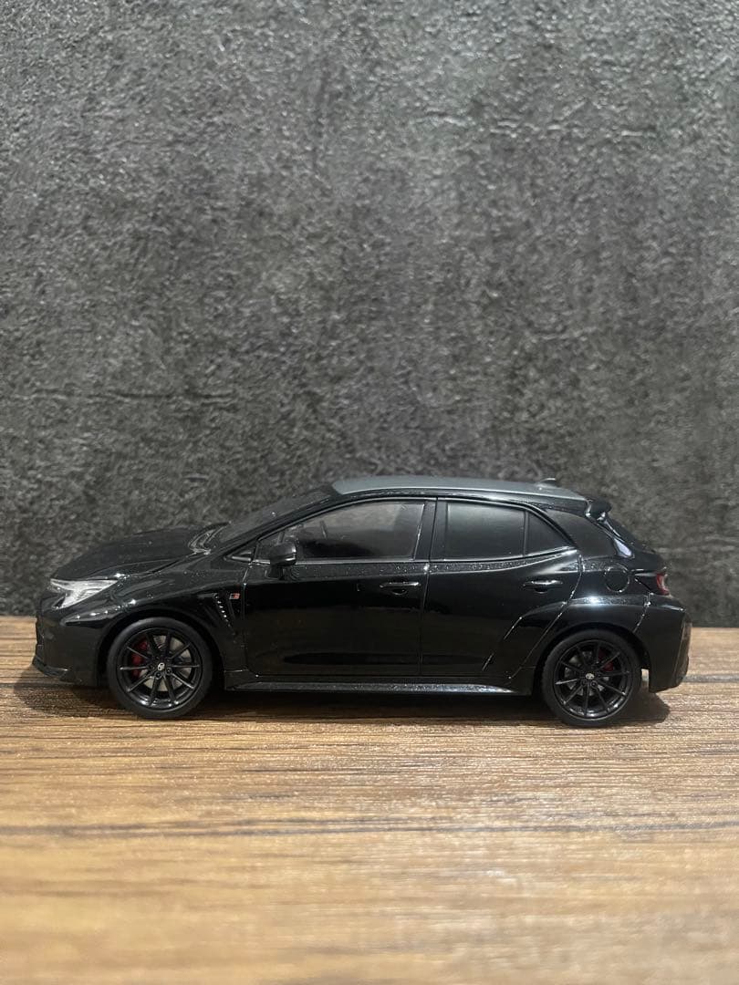 トヨタ GRカローラブラックミニカー　1/30