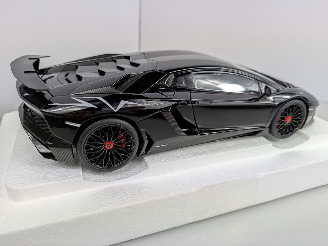 1/18 ミニカー オートアート ランボルギーニ アヴェンタドール SV