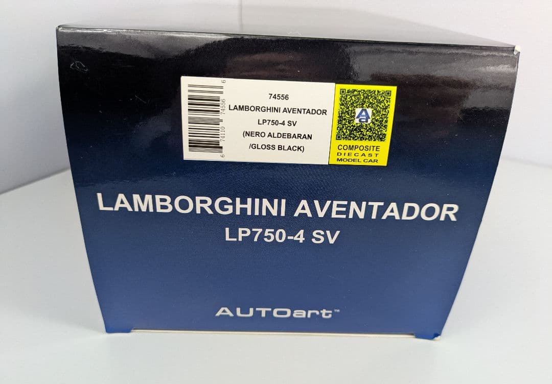 1/18 ミニカー オートアート ランボルギーニ アヴェンタドール SV