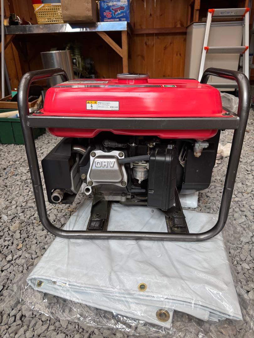 美品【Shindaiwa iEG2500】 ガソリンエンジン インバーター発電機