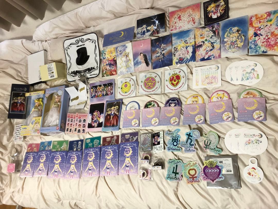 セーラームーンミュージアム　アクスタ、缶バッジ、ポストカード、ドール、まとめ売り