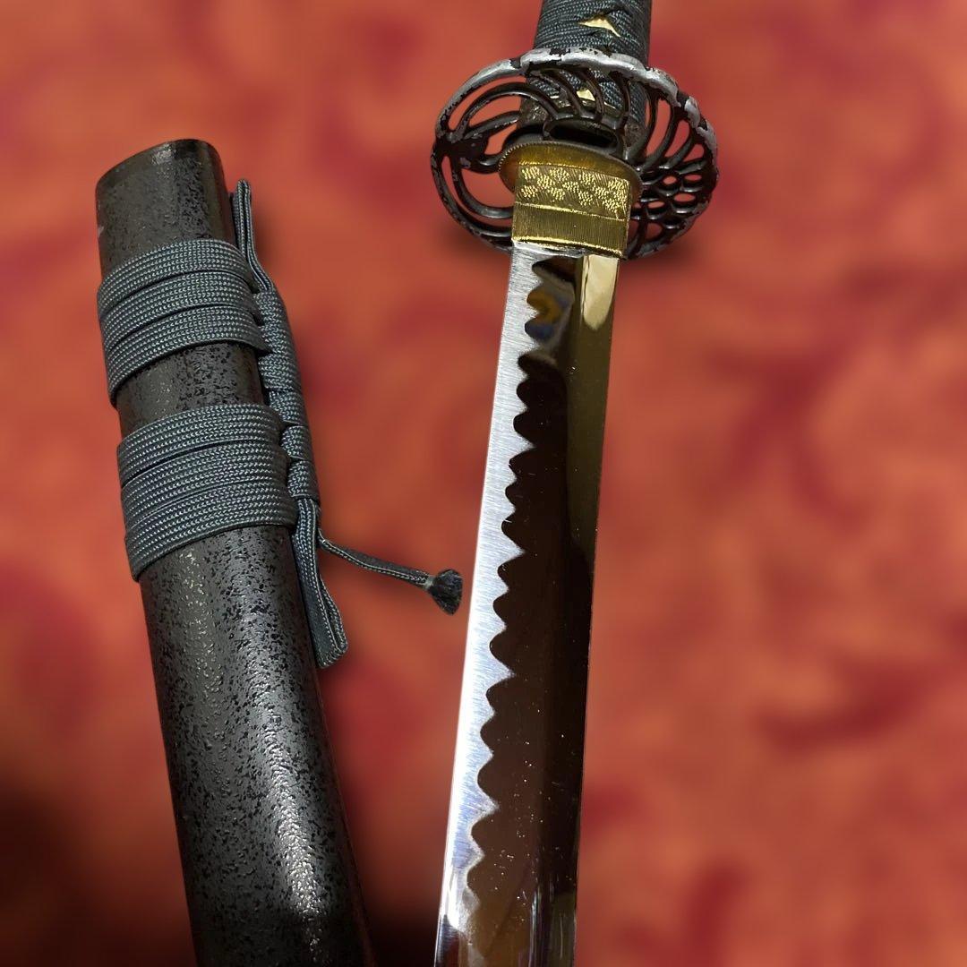 上質模造大刀 濃緑柄 鶴羽透し丸鍔 黒梨地鞘