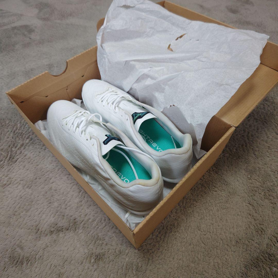 Mizuno LIGHTREVO ホワイト 野球スパイク　30センチ　新品未使用