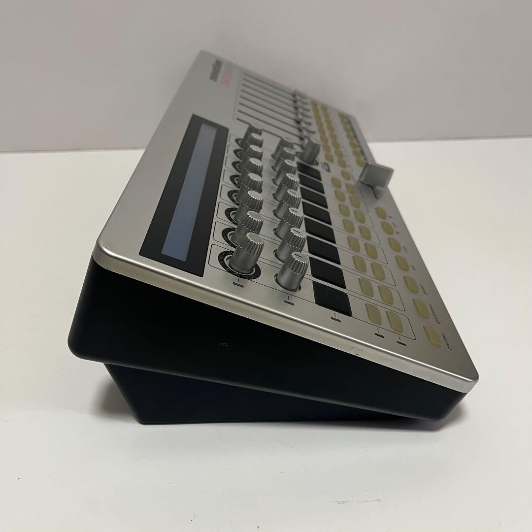 novation ZeRO SL Mk II MIDIコントローラー