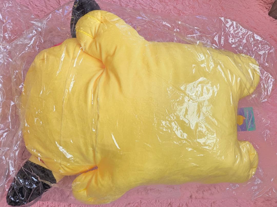 ★ポケモンセンターオリジナル もっちりクッション 大きいくったりピカチュウ