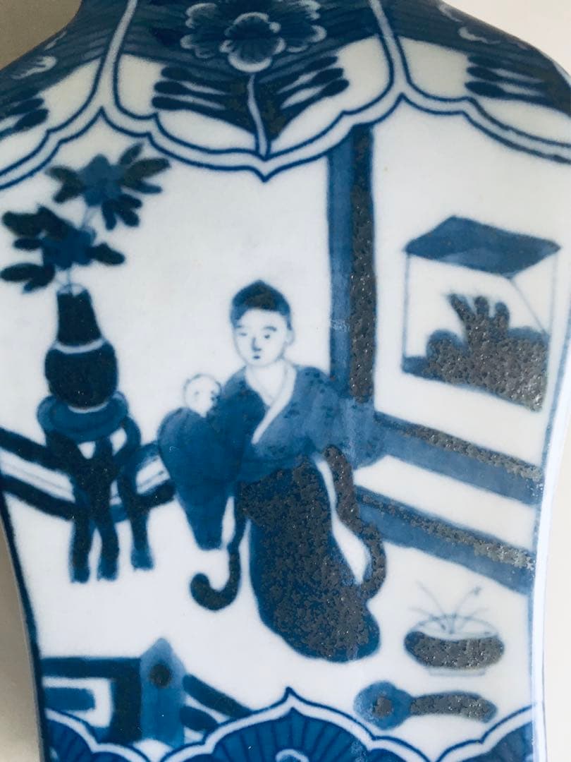 大清康熙青花人物花木鳥蝶図瓶 （底款大清康熙年製）中国古美術 陶磁器