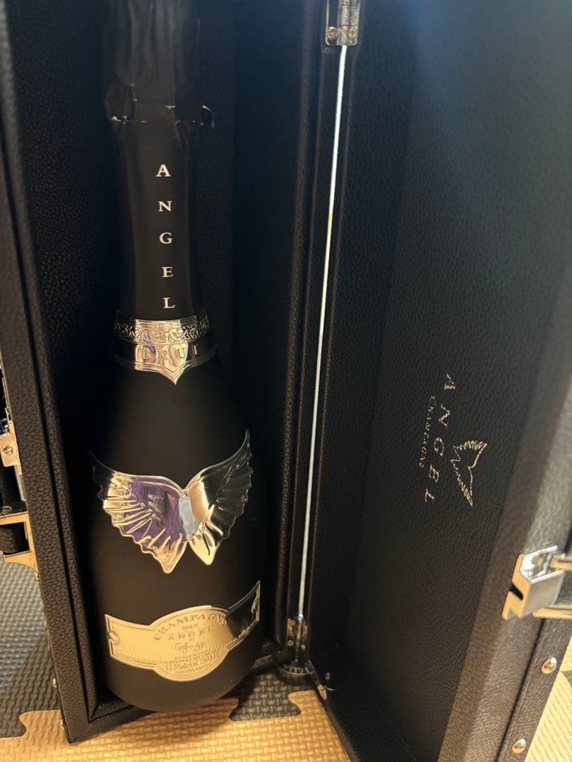 ANGEL シャンパン 750ml 専用ケース付き