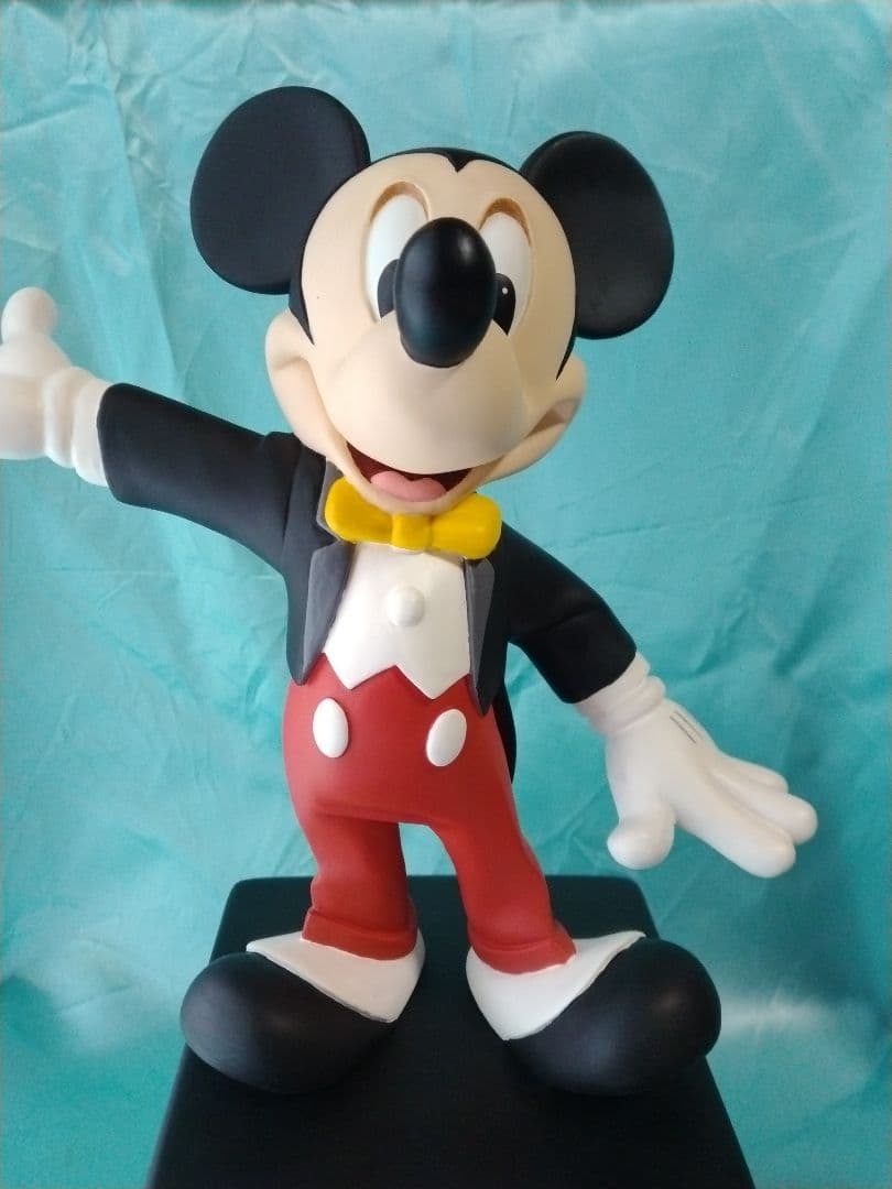 ディズニーストア ミッキーマウス スタチューフィギュア 非売品