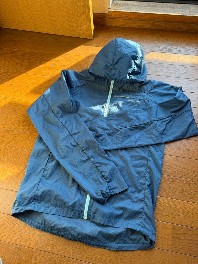 美品 patagonia パタゴニア フーディニジャケット S