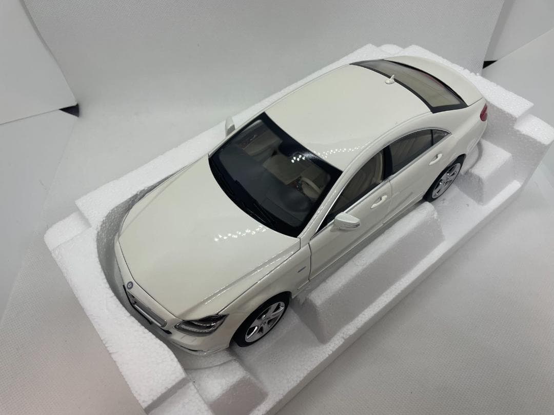 304-030 ノレブ 1/18 メルセデスベンツ CLS Coupe
