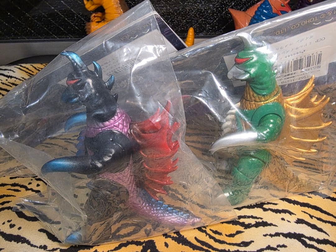 CCP ガイガン 怪獣 フィギュアセット ミドルサイズ 2体セット