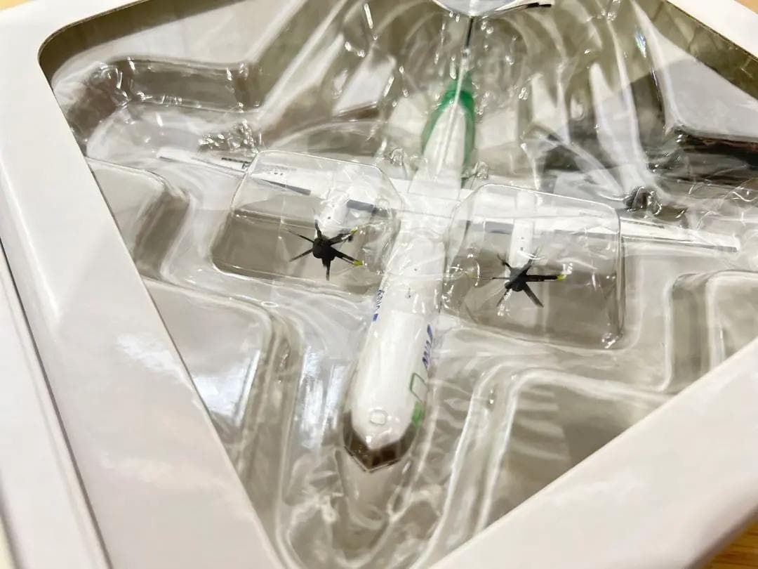 全日空商事　DHC-8-400　Eco Bon 　エコボン　1/200d