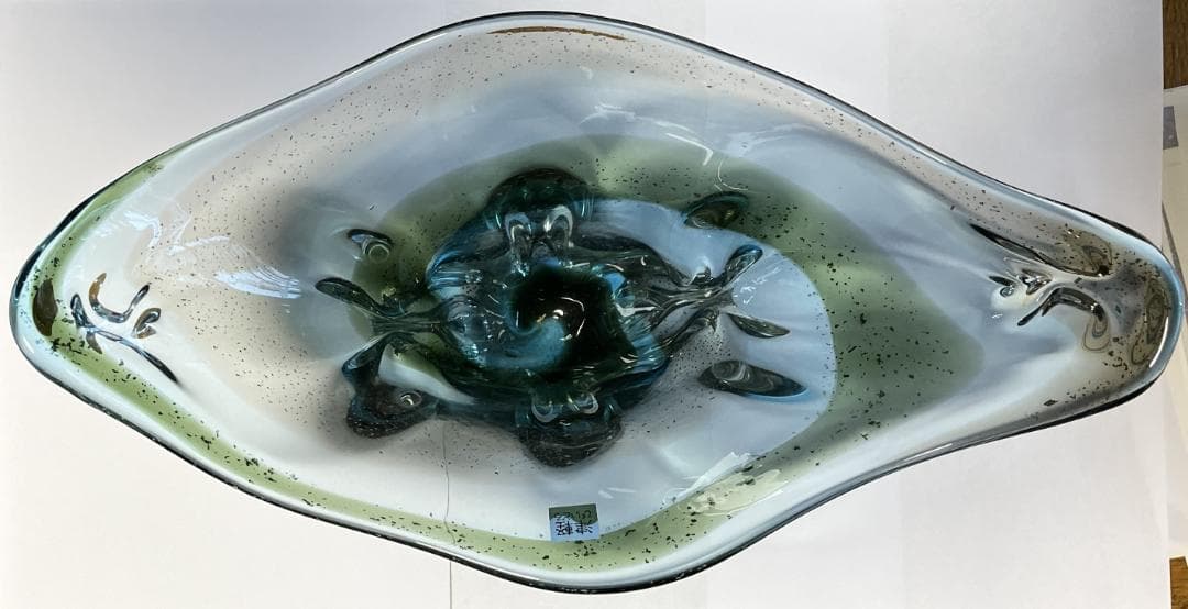 津軽びいどろ　青緑色の流線型ガラス花器