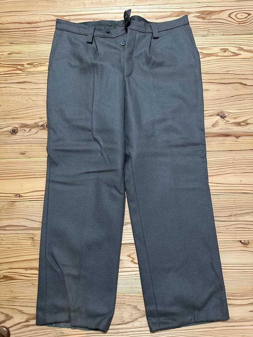 旧東ドイツ軍（国家人民軍）将校用コートトラウザーセットデッドストック1977製