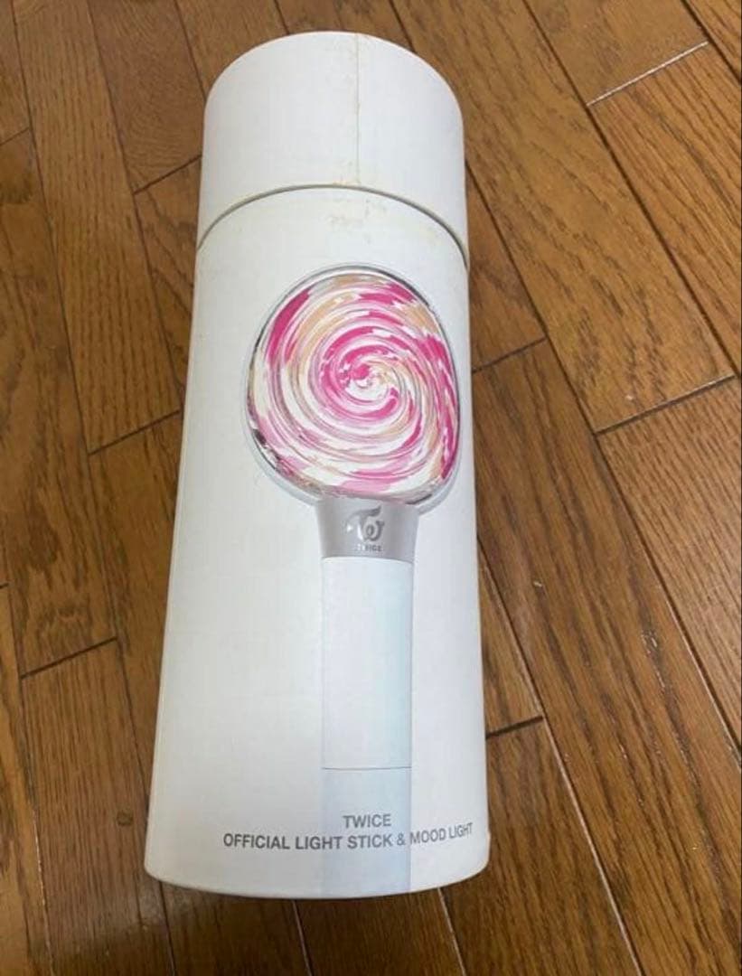 TWICE ペンライト　全員サイン入り