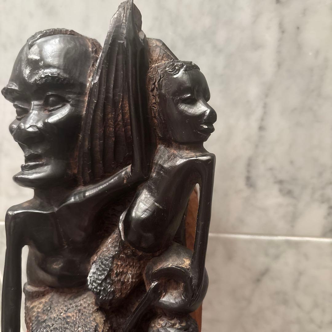 アフリカンアート　芸術的なマコンデアート　家族愛を感じるマコンデウジャマ