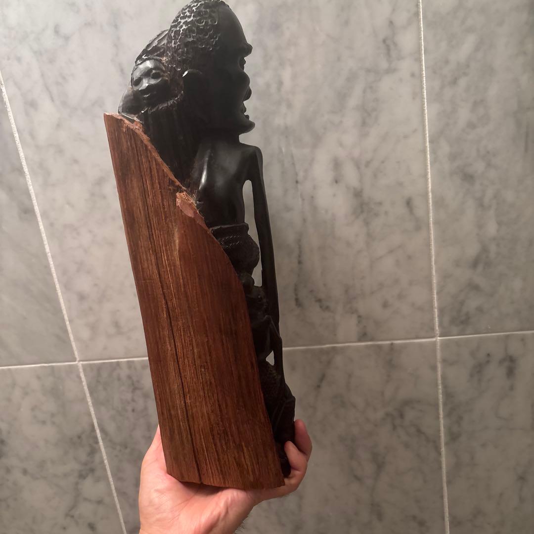 アフリカンアート　芸術的なマコンデアート　家族愛を感じるマコンデウジャマ