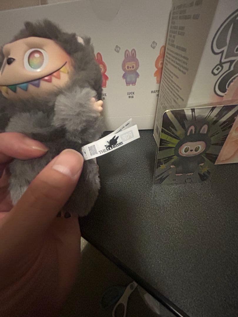 ラブブ　エナジー　ポップマート　シークレット 正規品　譲ります