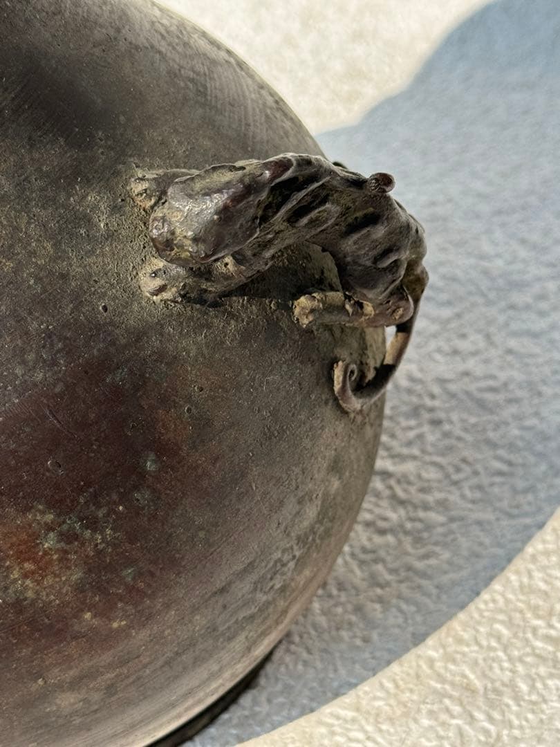 ブロンズ製花瓶 ドラゴンモチーフ