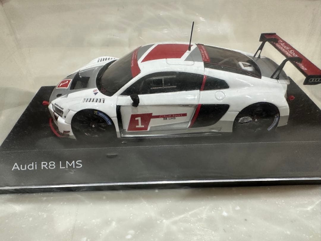Audi R8 LMS ミニカー　アウディスポーツ　カスタマーレーシング　ドイツ