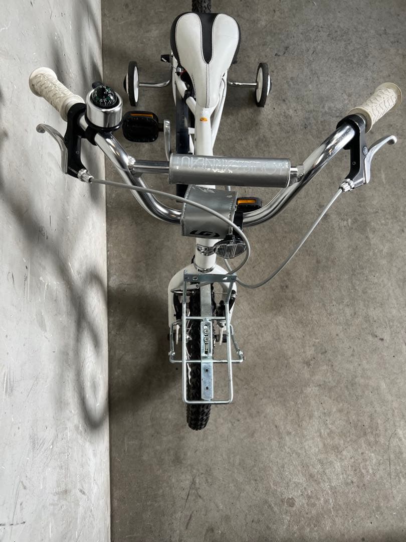 子供用自転車　louis garneauルイガノ ジュニア 補助輪付