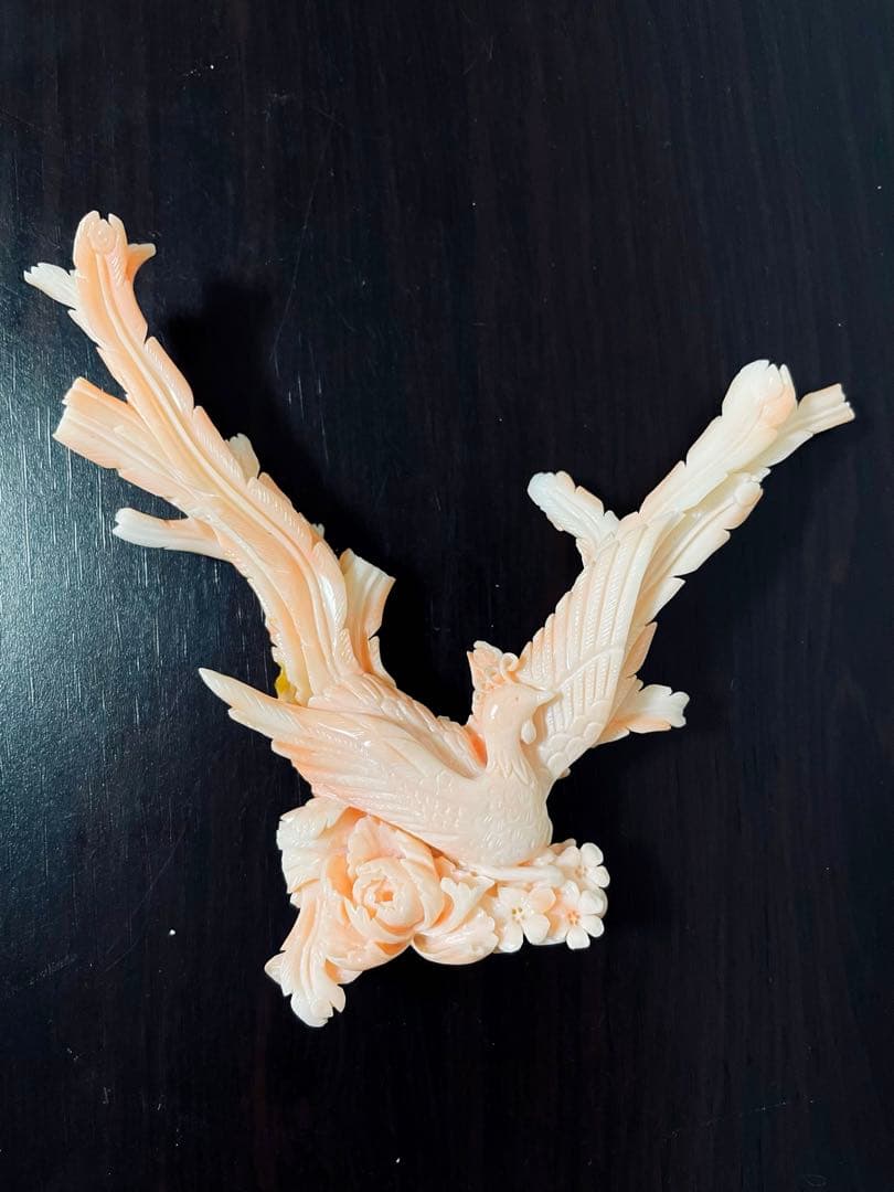 本珊瑚　珊瑚彫刻　珊瑚置物　手彫り　桃珊瑚　鳳凰　帯留め　宝石珊瑚　重さ76ｇ