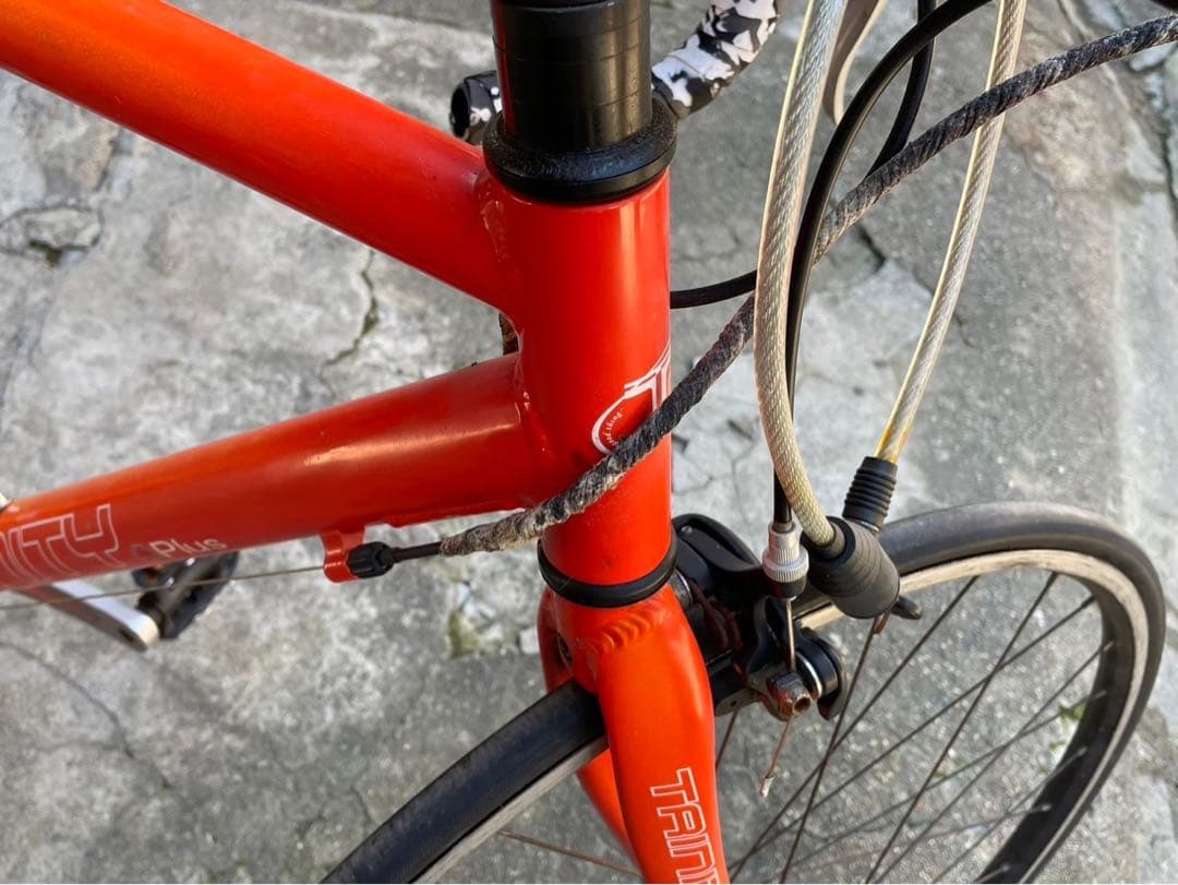 ロードバイク UNO TRINITY Plus SHIMANO シマノ製部品