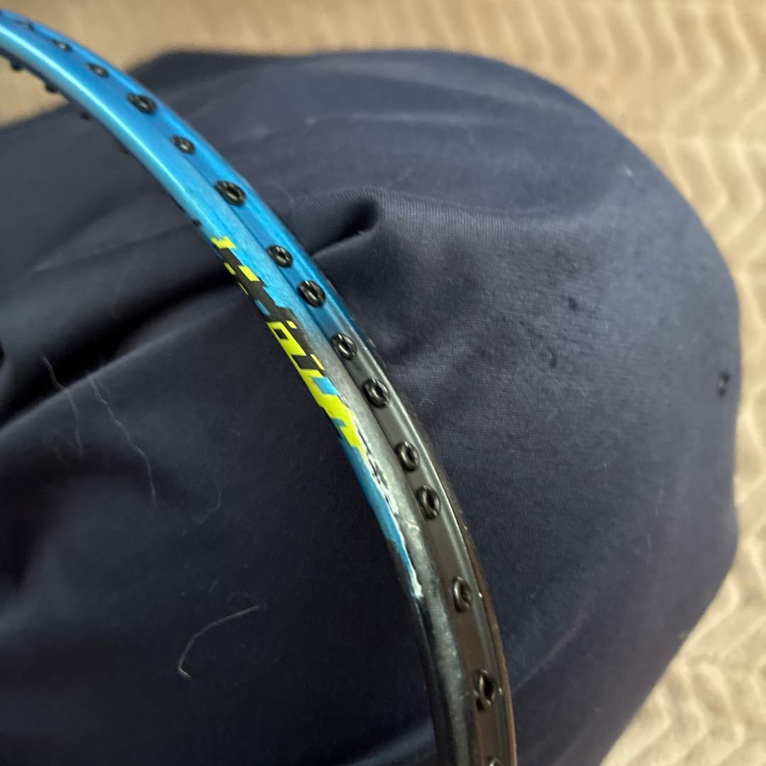 YONEXナノフレア 700 バドミントンラケット　4UG5