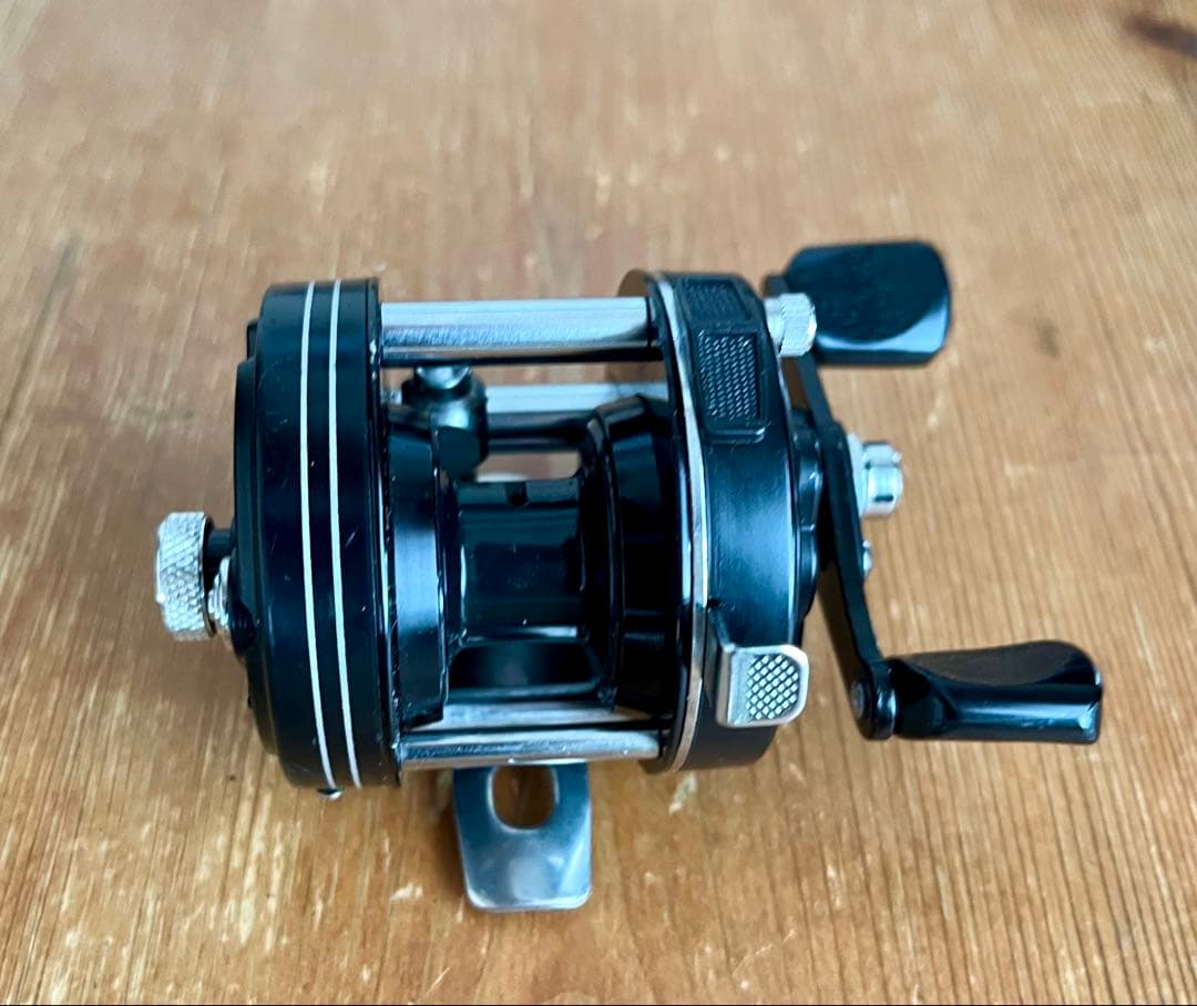 お見逃しなく！　オールド　ダイワ　ミリオネア　GS-1000C ベイトリール