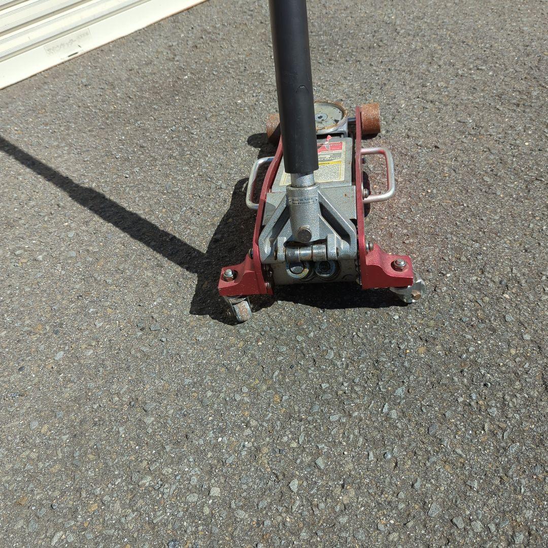 ARCAN 2.5トン　アルミジャッキ　ジャンク品軽四いけると思いますが保証なし