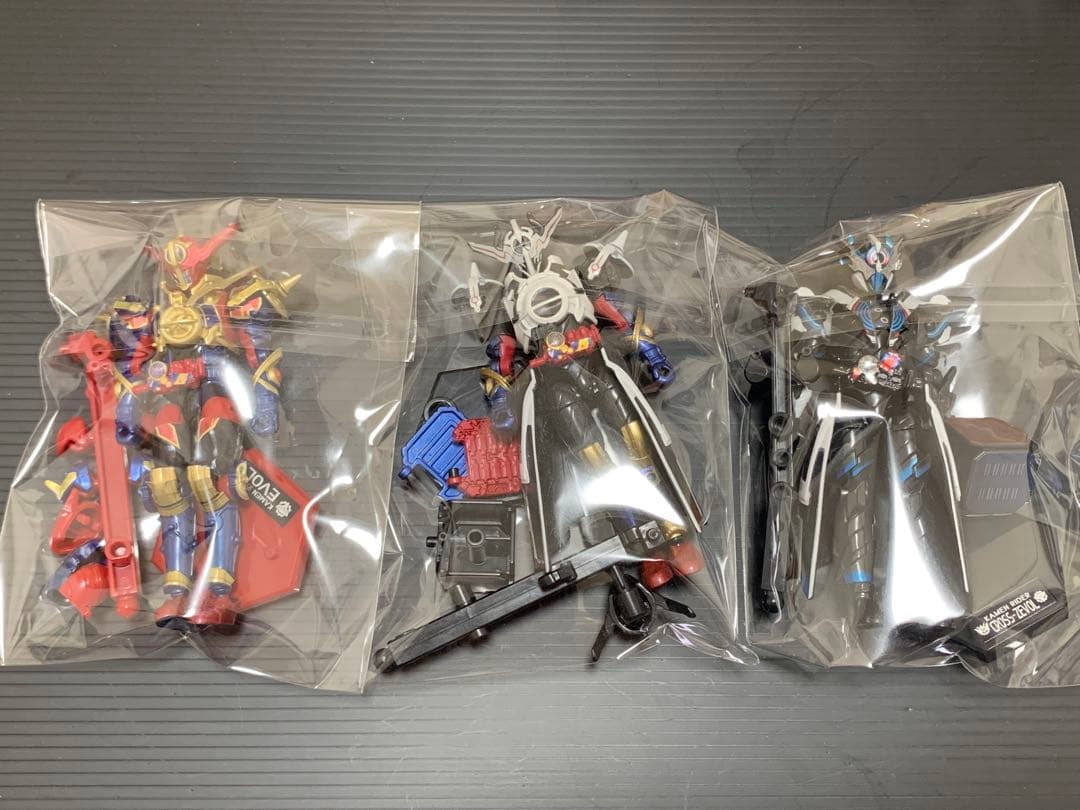 仮面ライダービルド 創動 40体+αセット(組立済ジャンク品)