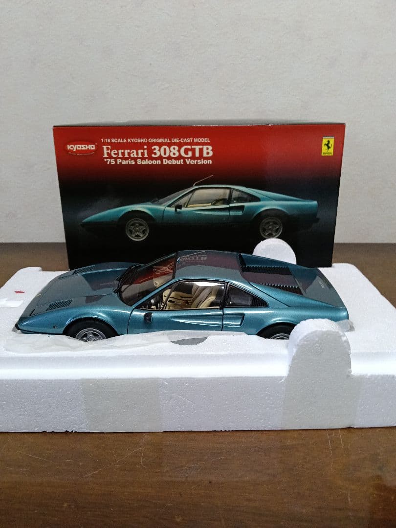 京商1/18 フェラーリ308GTB 1975 パリ・サロン・デビューバージョン