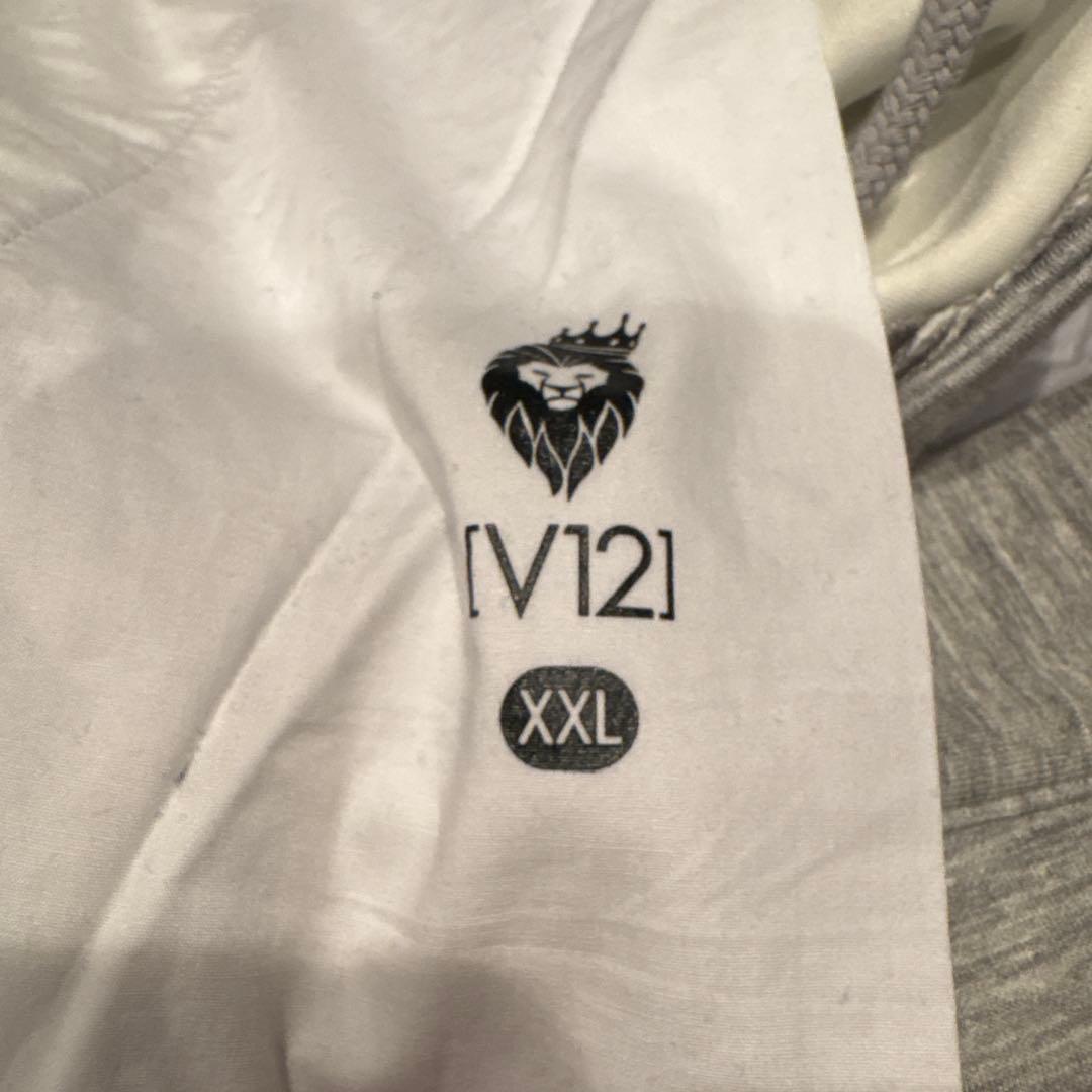マサです。v12ライトグレーセットアップ　サイズXXL