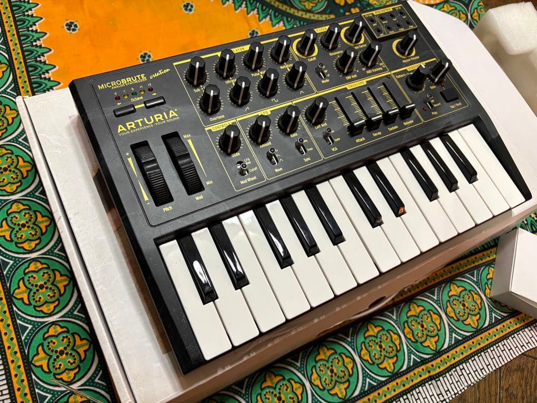 鍵盤楽器 Arturia MicroBrute creation