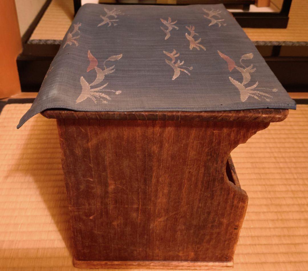 桐製収納付き稽古用譜面台　三味線　謡曲　 布張り天板