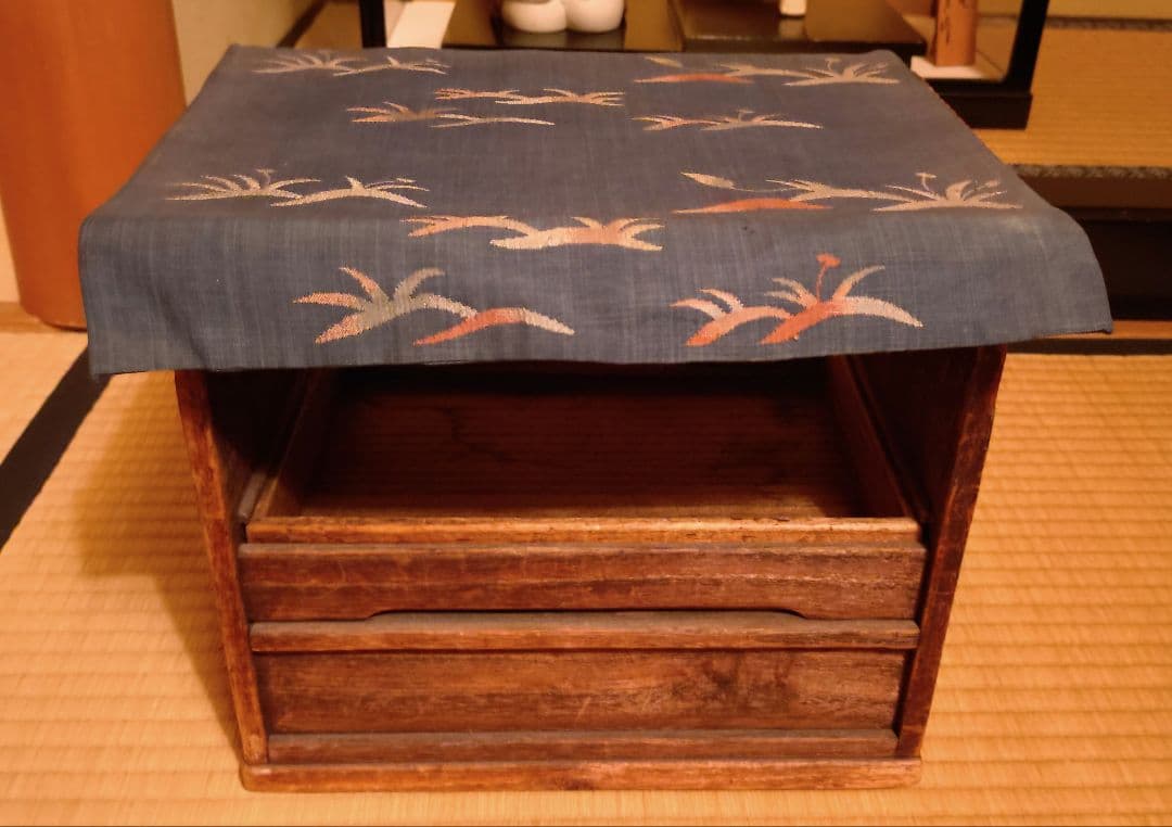 桐製収納付き稽古用譜面台　三味線　謡曲　 布張り天板