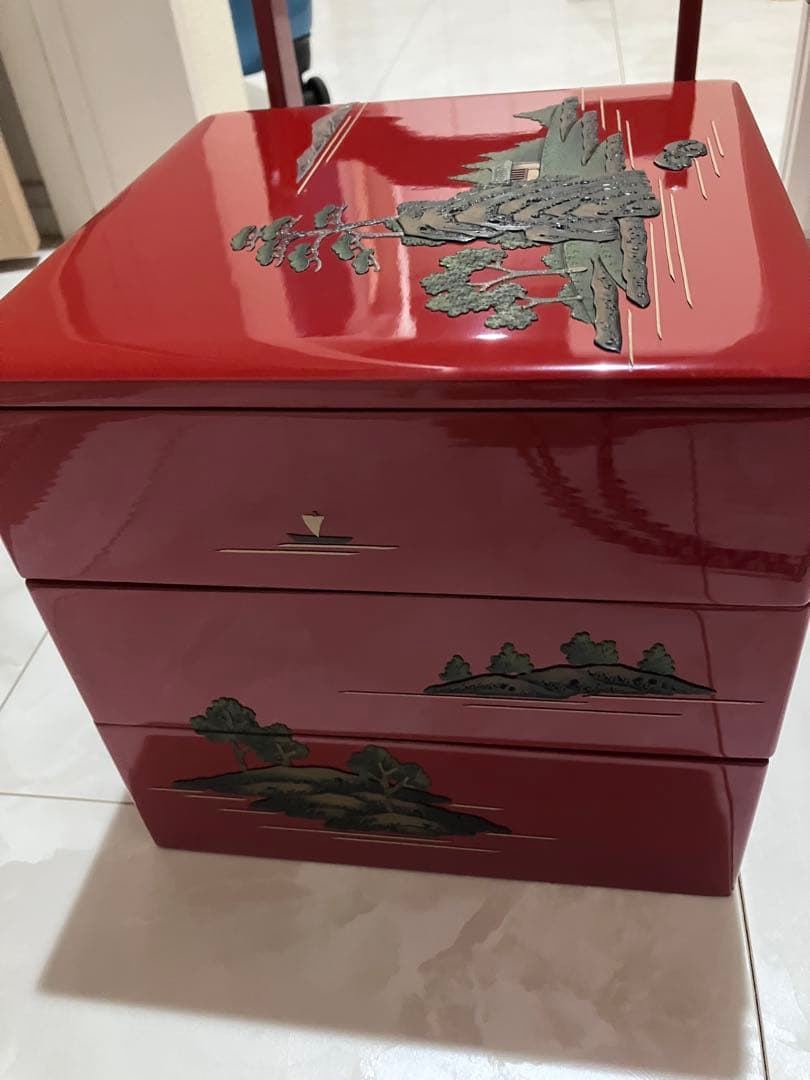 【値下げ】べんぼう沖縄　堆錦漆器重箱 3段